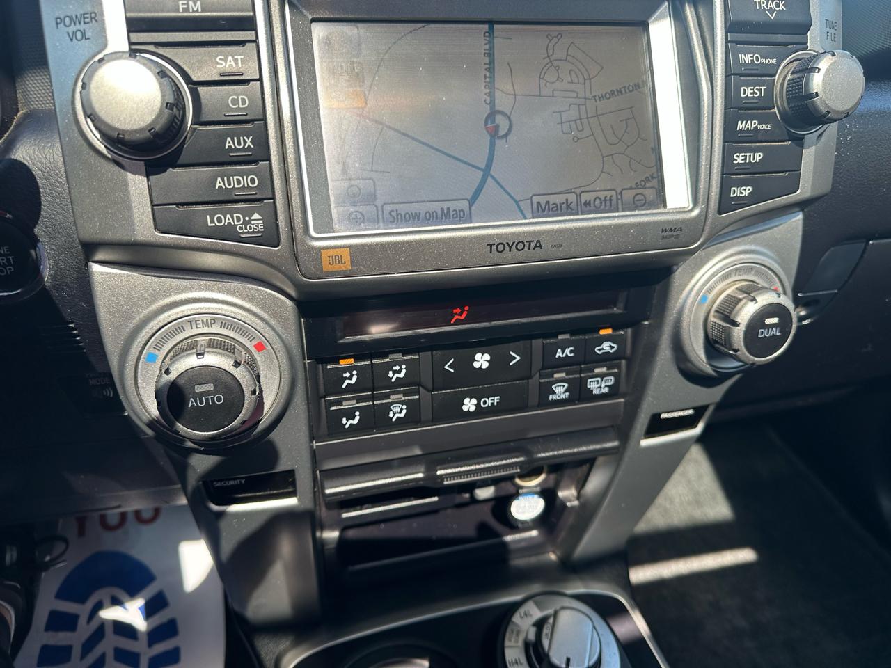 Toyota 4Runner 4WD 4dr V6 Limited (Natl) 2011