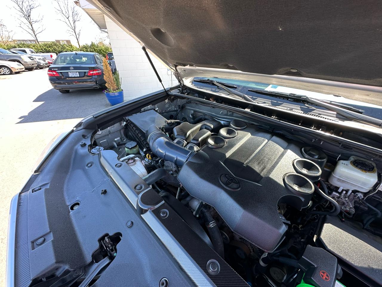 Toyota 4Runner 4WD 4dr V6 Limited (Natl) 2011