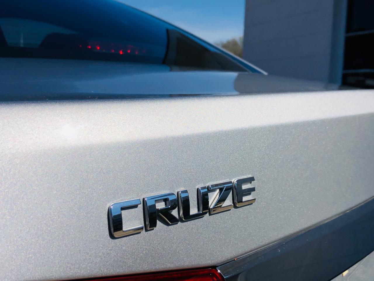 Chevrolet Cruze Limited 4dr Sdn Auto LT w/1LT 2016