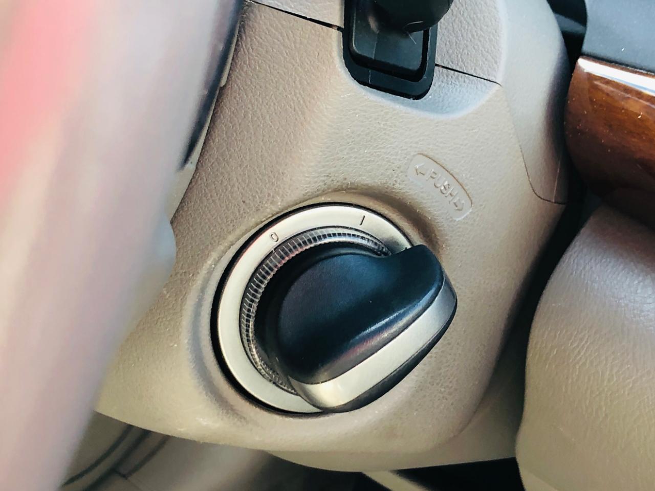 Acura RL 4dr Sdn AT (Natl) 2005