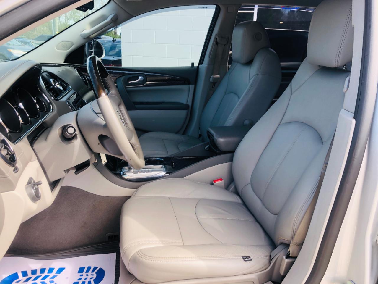 Buick Enclave FWD 4dr Convenience 2017