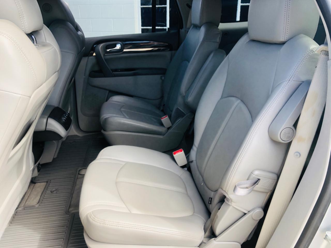 Buick Enclave FWD 4dr Convenience 2017