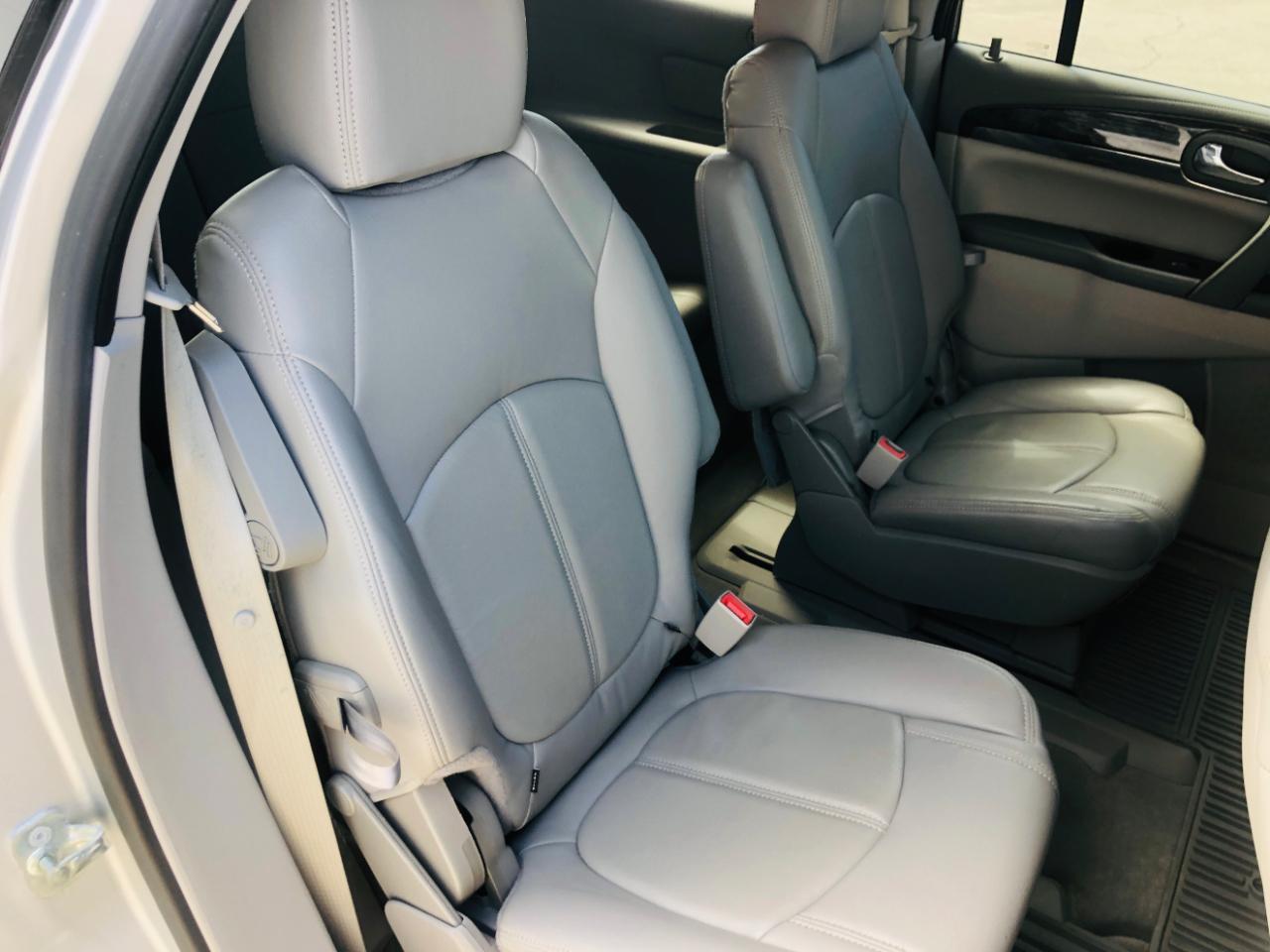 Buick Enclave FWD 4dr Convenience 2017