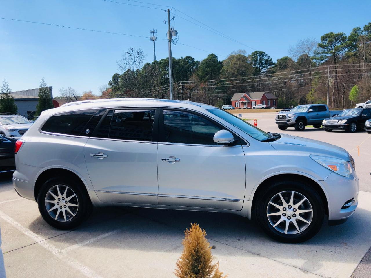 Buick Enclave FWD 4dr Convenience 2017