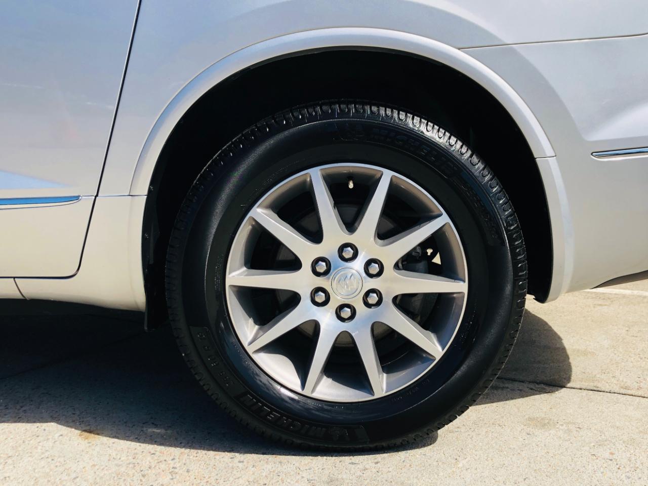 Buick Enclave FWD 4dr Convenience 2017