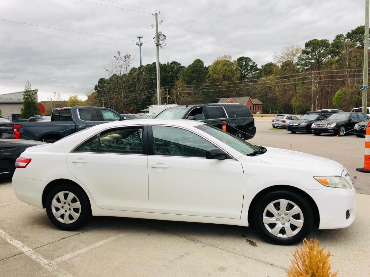 Toyota Camry 4dr Sdn I4 Man LE (Natl) 2011