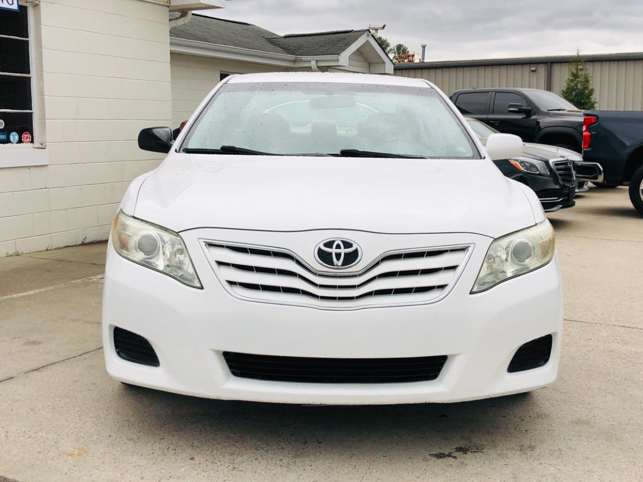 Toyota Camry 4dr Sdn I4 Man LE (Natl) 2011