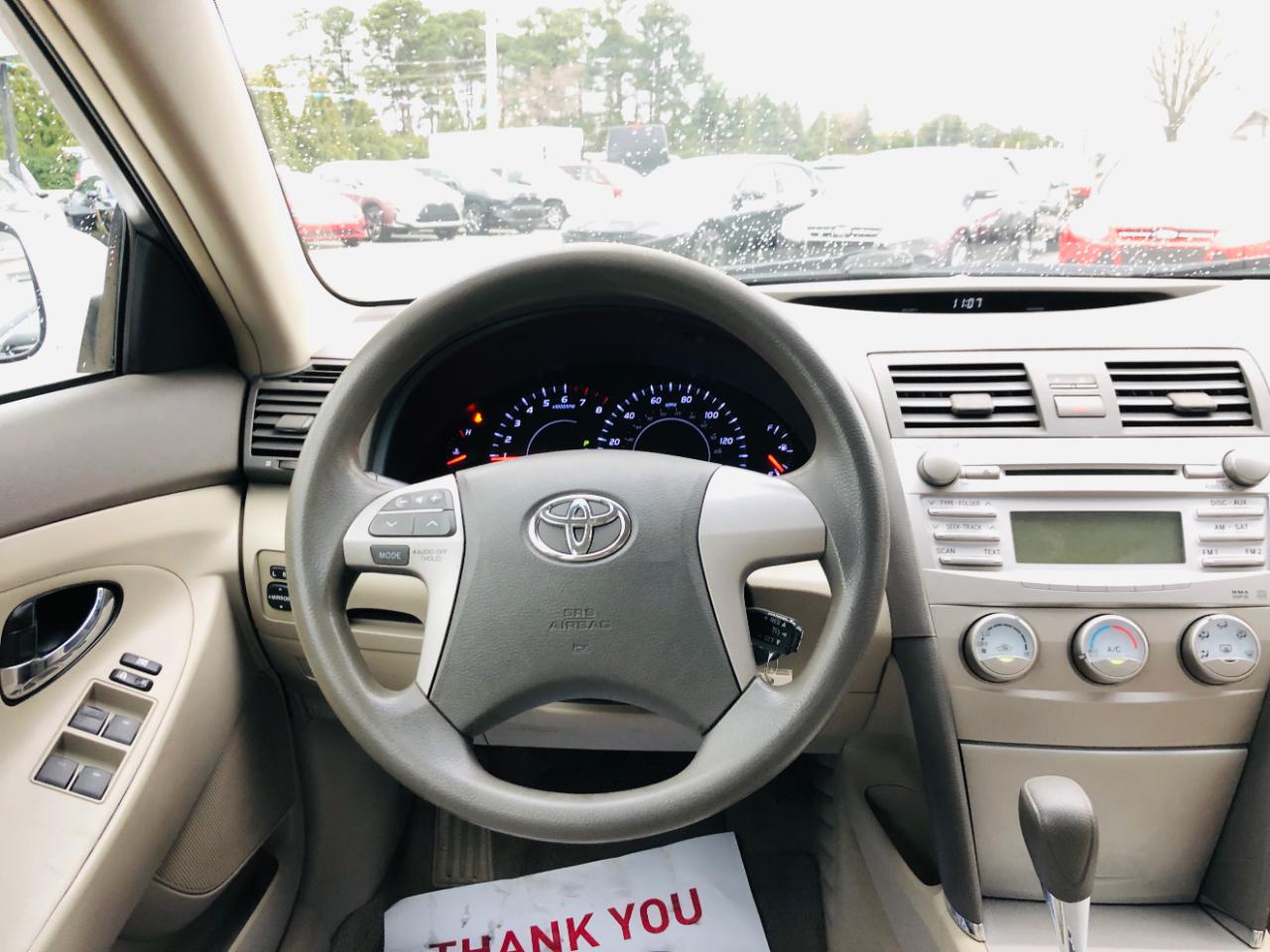 Toyota Camry 4dr Sdn I4 Man LE (Natl) 2011