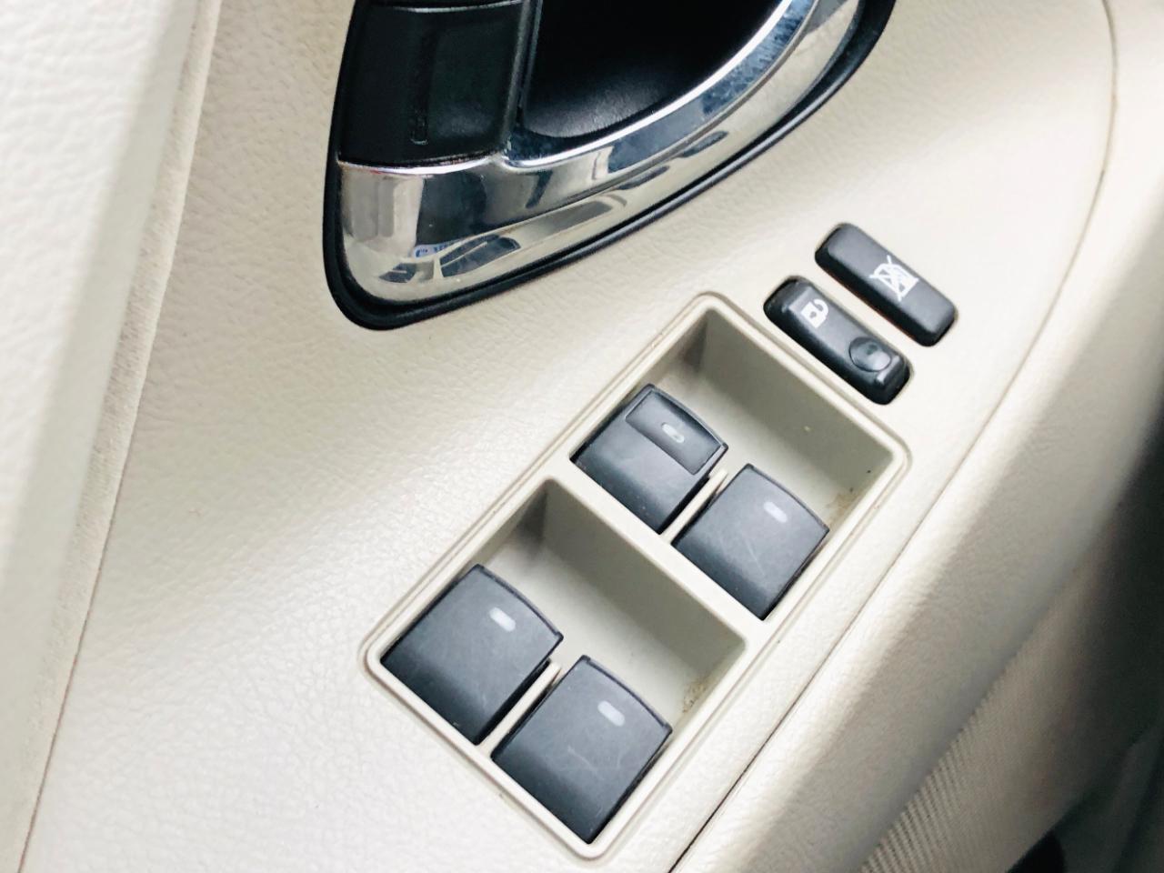 Toyota Camry 4dr Sdn I4 Man LE (Natl) 2011