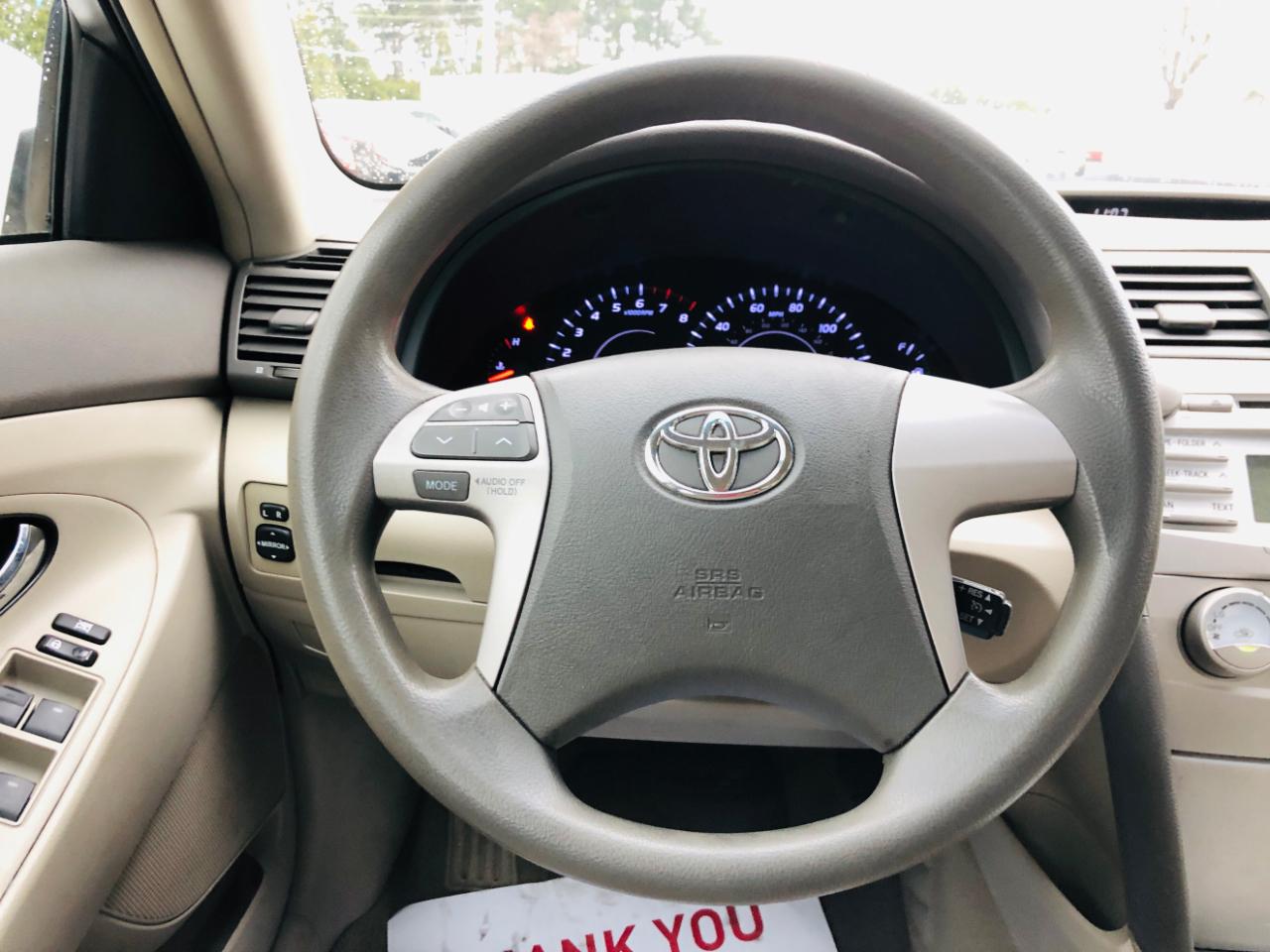 Toyota Camry 4dr Sdn I4 Man LE (Natl) 2011