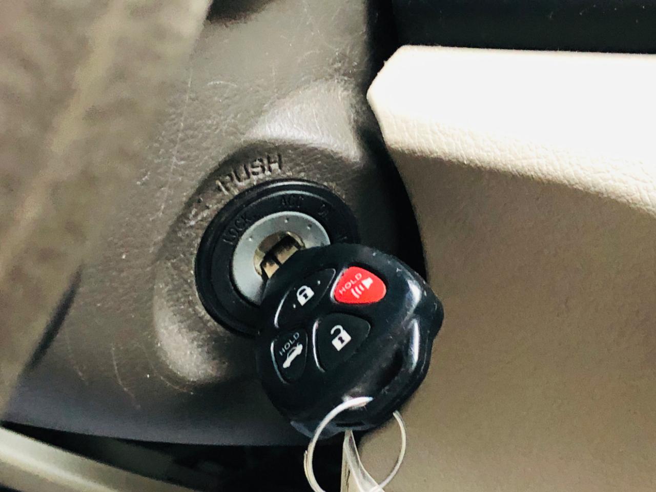 Toyota Camry 4dr Sdn I4 Man LE (Natl) 2011