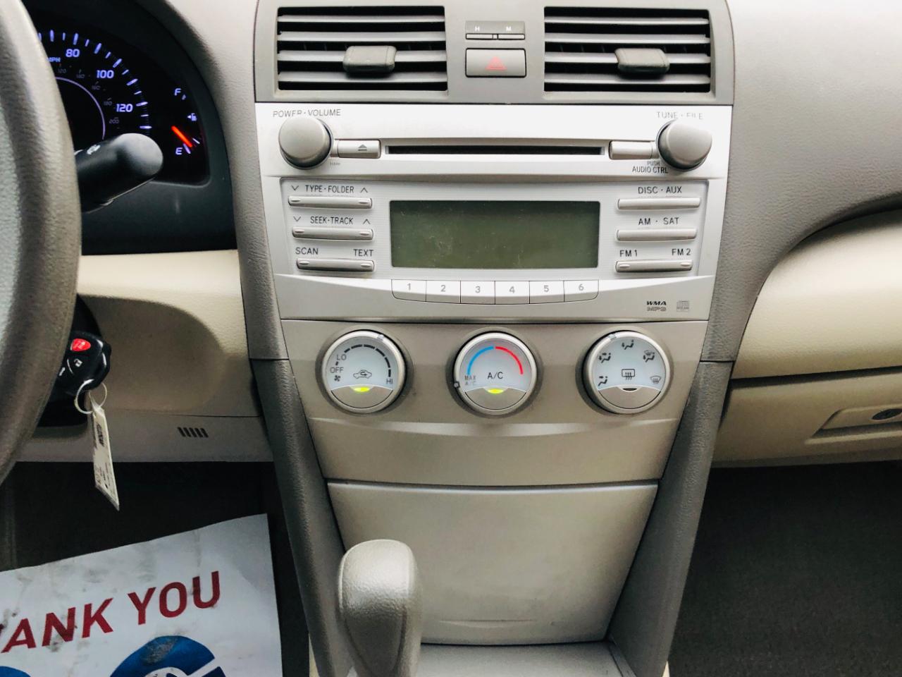 Toyota Camry 4dr Sdn I4 Man LE (Natl) 2011