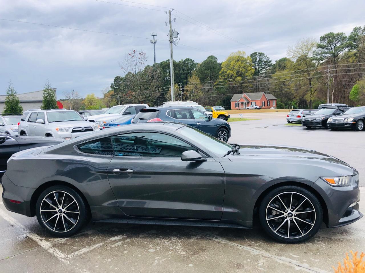 Ford Mustang EcoBoost Fastback 2017