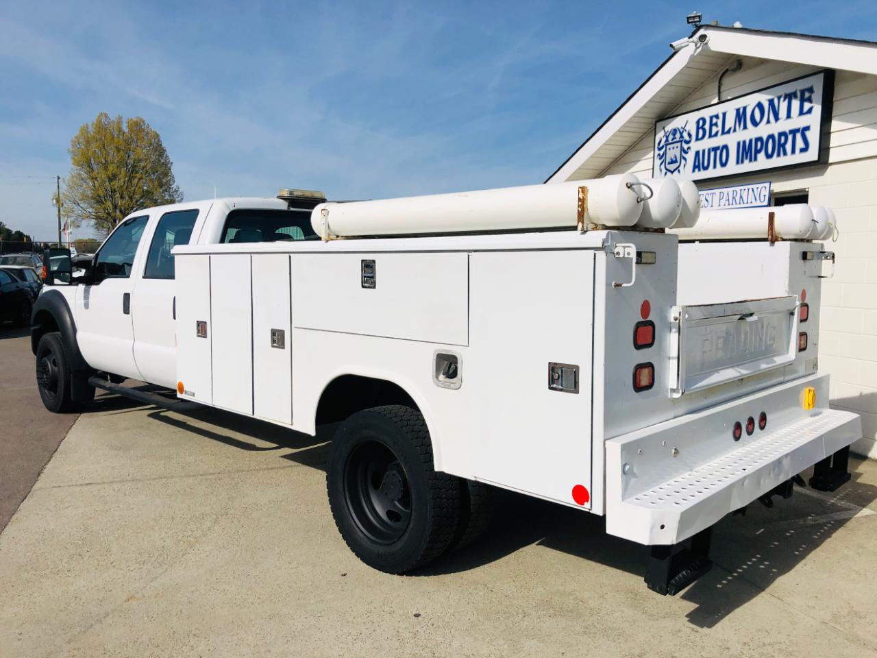 Ford Super Duty F-550 DRW 2WD Crew Cab 176" WB 60" CA Lariat 2015