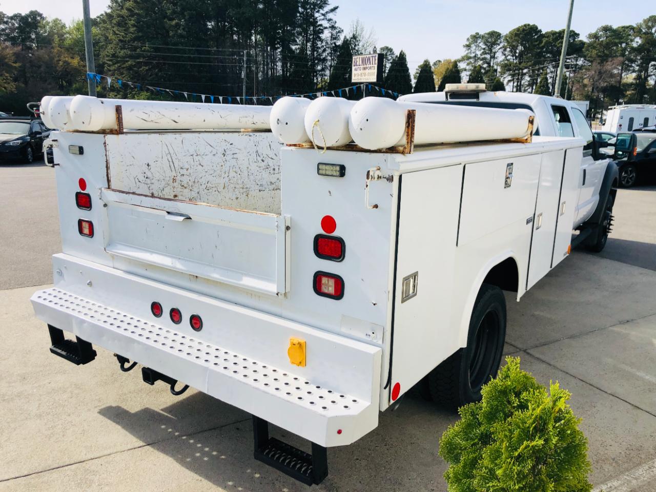 Ford Super Duty F-550 DRW 2WD Crew Cab 176" WB 60" CA Lariat 2015