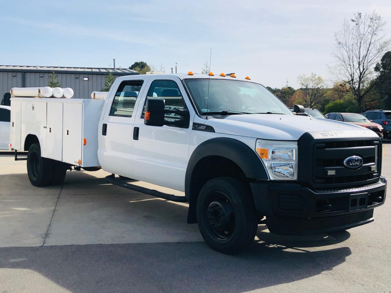 Ford Super Duty F-550 DRW 2WD Crew Cab 176" WB 60" CA Lariat 2015