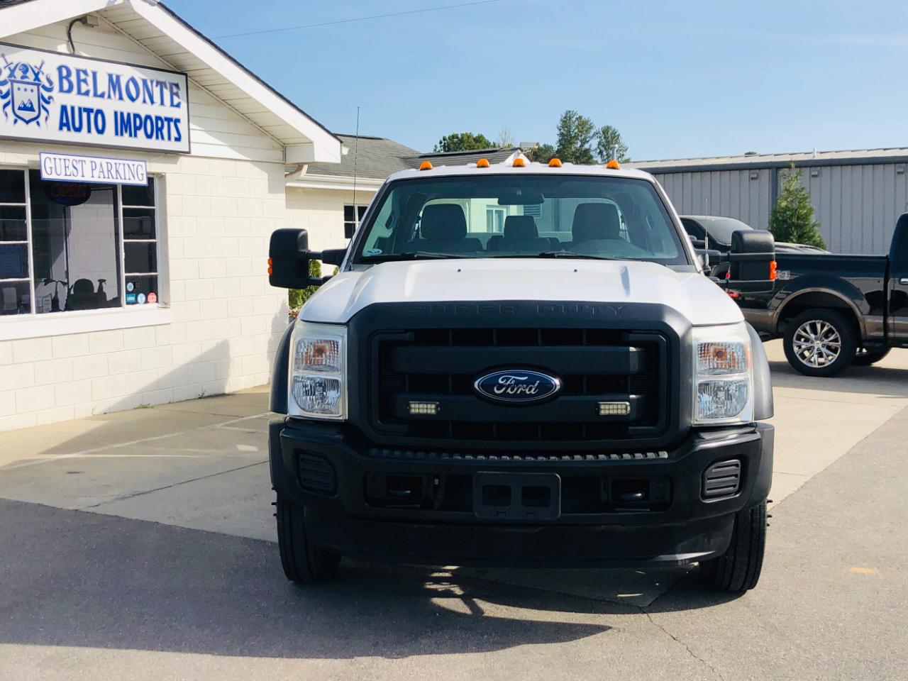 Ford Super Duty F-550 DRW 2WD Crew Cab 176" WB 60" CA Lariat 2015