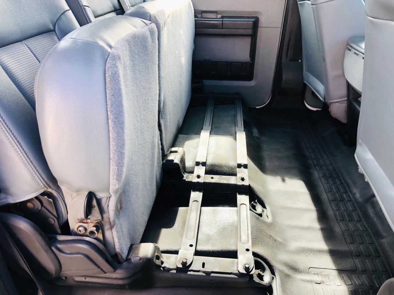 Ford Super Duty F-550 DRW 2WD Crew Cab 176" WB 60" CA Lariat 2015