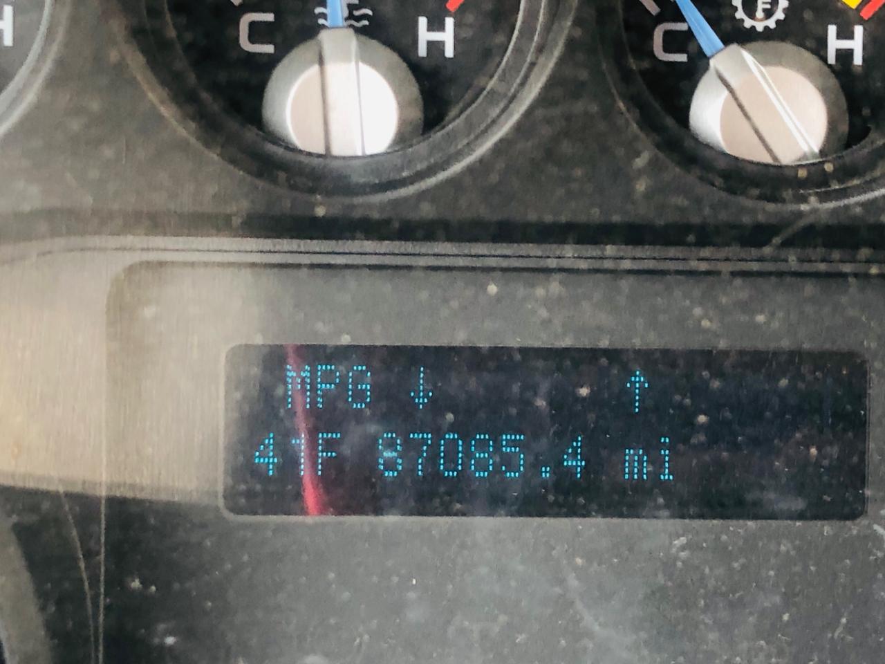 Ford Super Duty F-550 DRW 2WD Crew Cab 176" WB 60" CA Lariat 2015