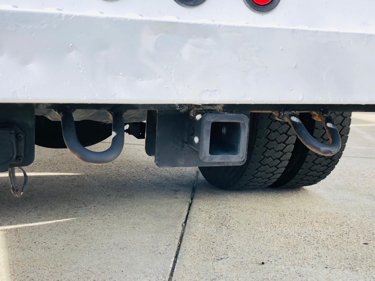 Ford Super Duty F-550 DRW 2WD Crew Cab 176" WB 60" CA Lariat 2015