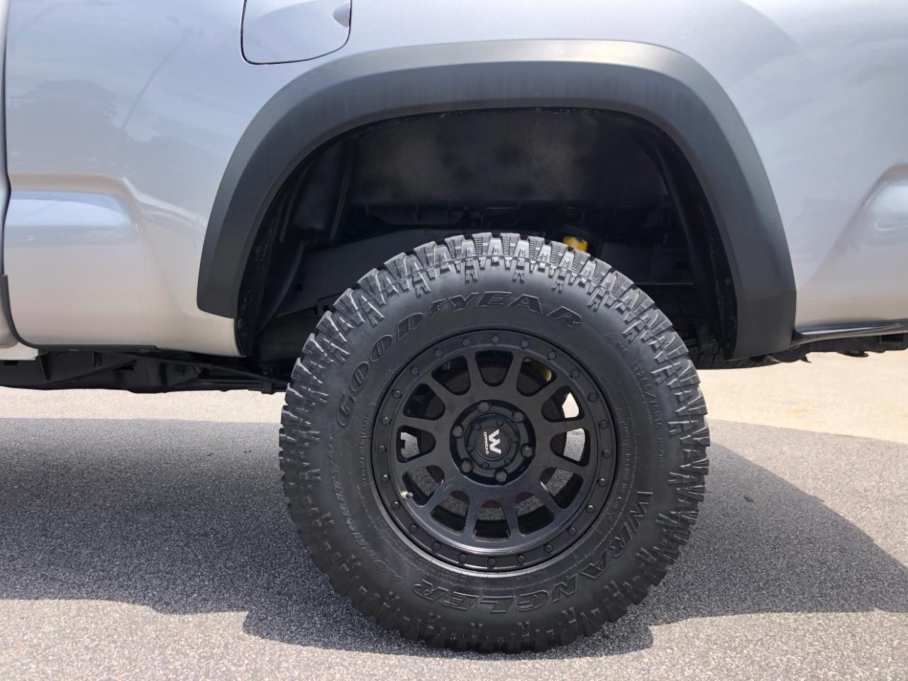 Toyota Tacoma 4WD Double Cab LB V6 AT TRD Off Road (Natl) 2016