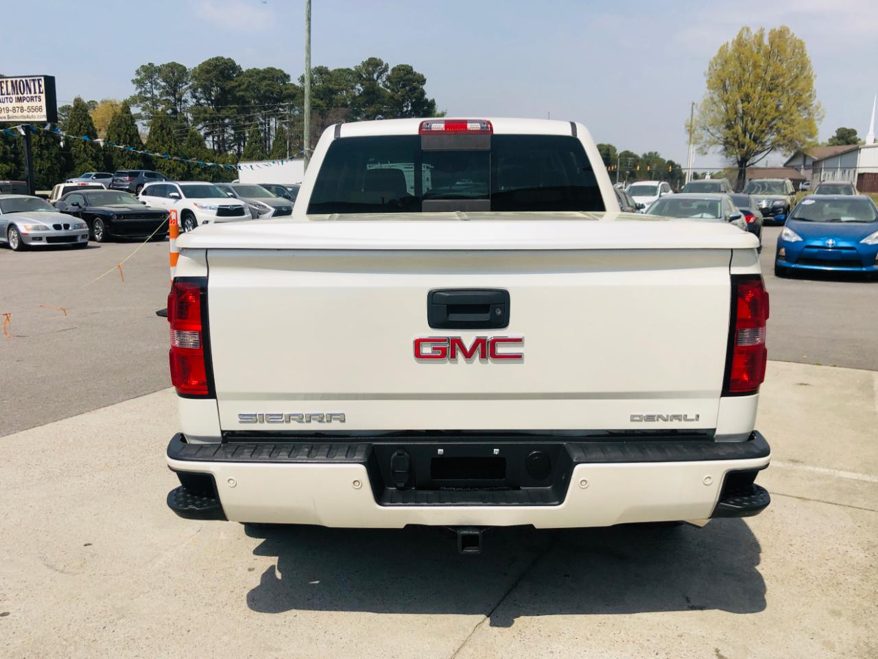 GMC Sierra 1500 4WD Crew Cab 143.5" Denali 2014