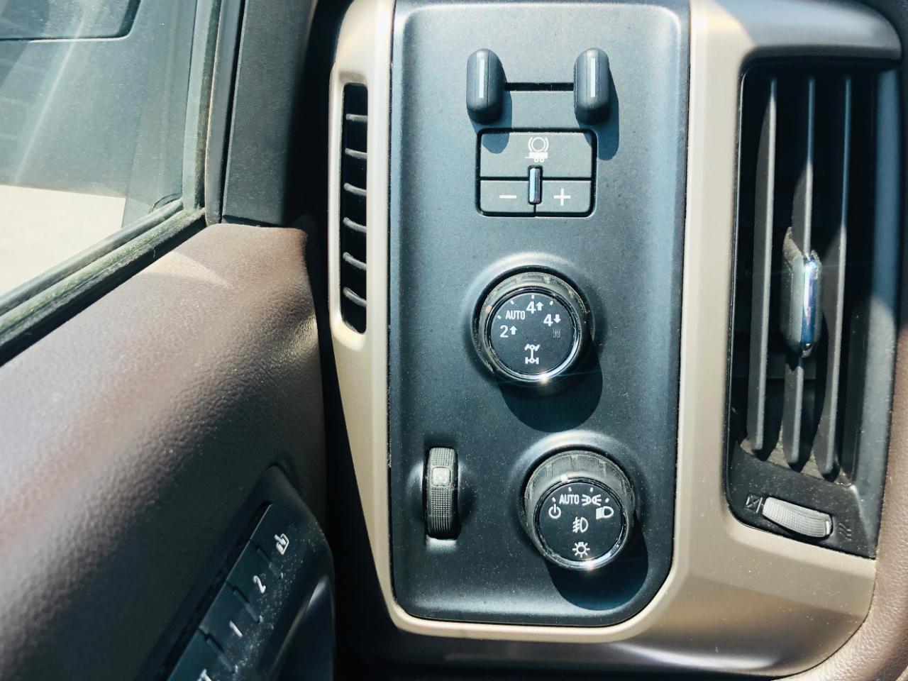 GMC Sierra 1500 4WD Crew Cab 143.5" Denali 2014