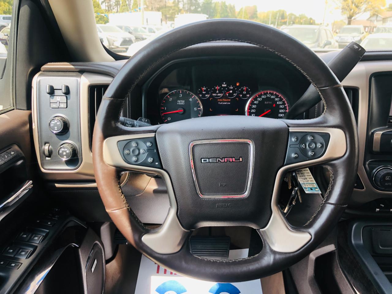 GMC Sierra 1500 4WD Crew Cab 143.5" Denali 2014
