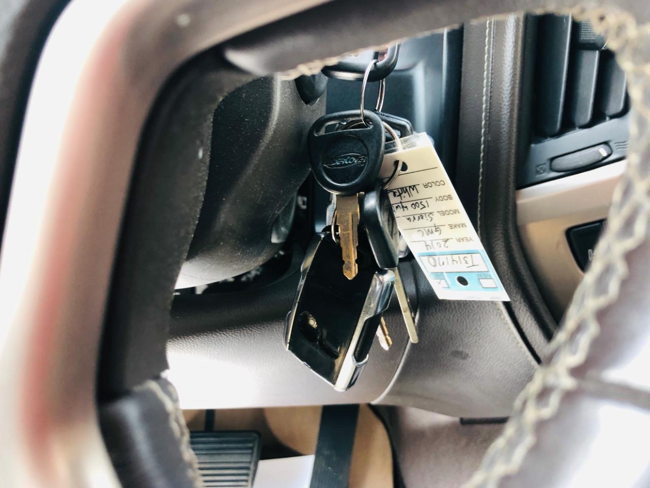 GMC Sierra 1500 4WD Crew Cab 143.5" Denali 2014