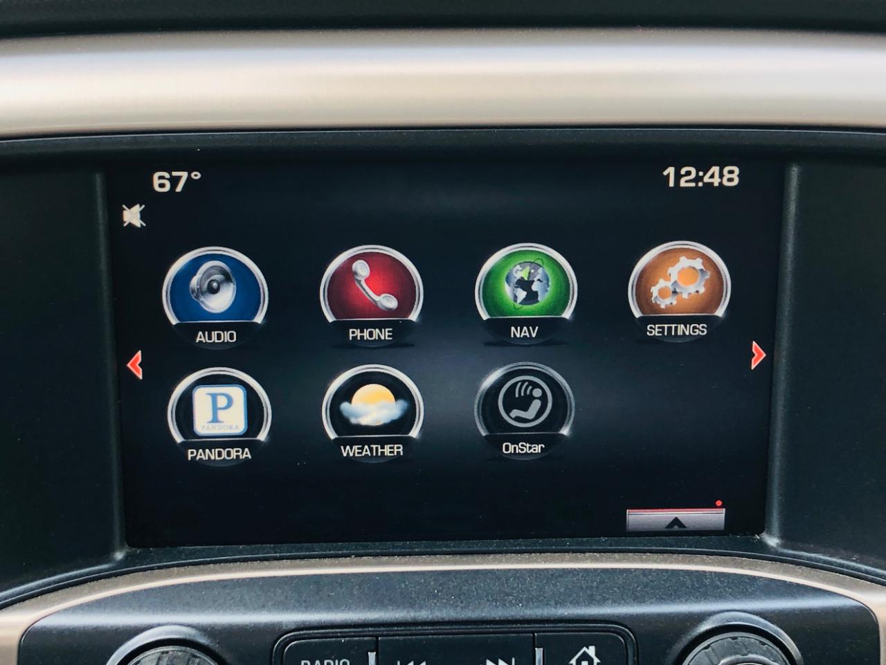 GMC Sierra 1500 4WD Crew Cab 143.5" Denali 2014