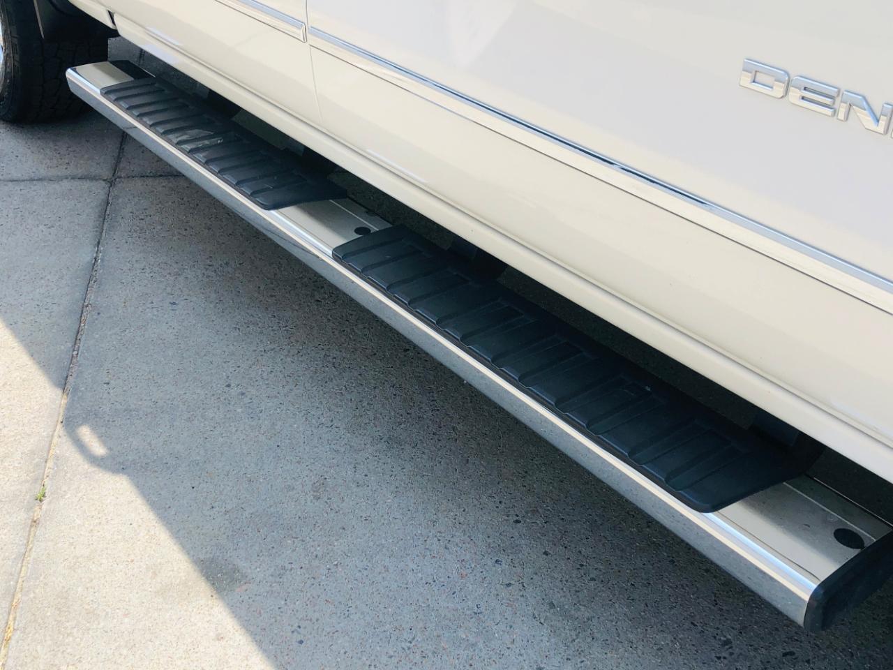 GMC Sierra 1500 4WD Crew Cab 143.5" Denali 2014