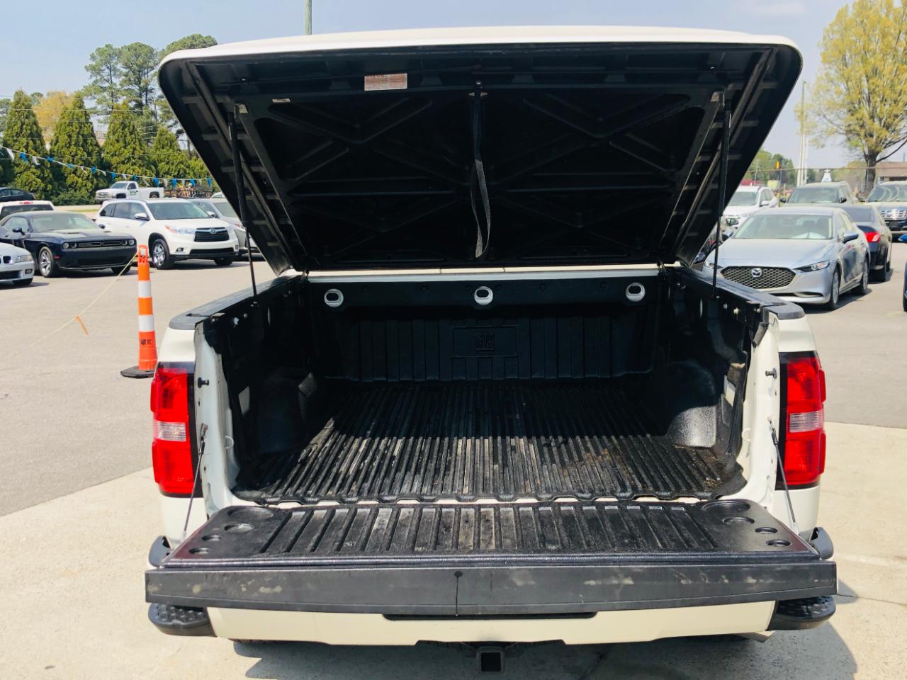 GMC Sierra 1500 4WD Crew Cab 143.5" Denali 2014