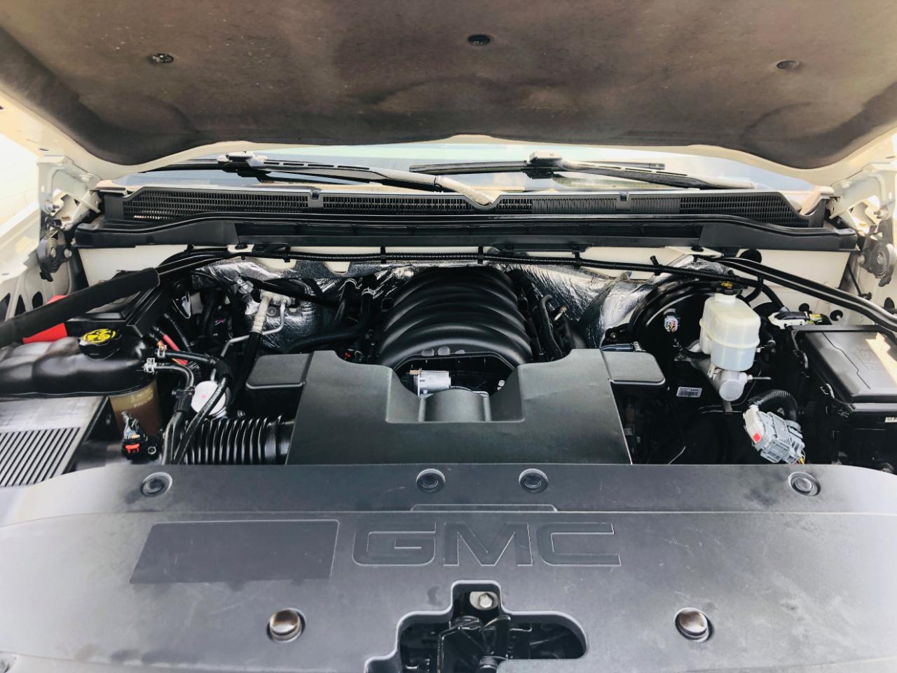 GMC Sierra 1500 4WD Crew Cab 143.5" Denali 2014