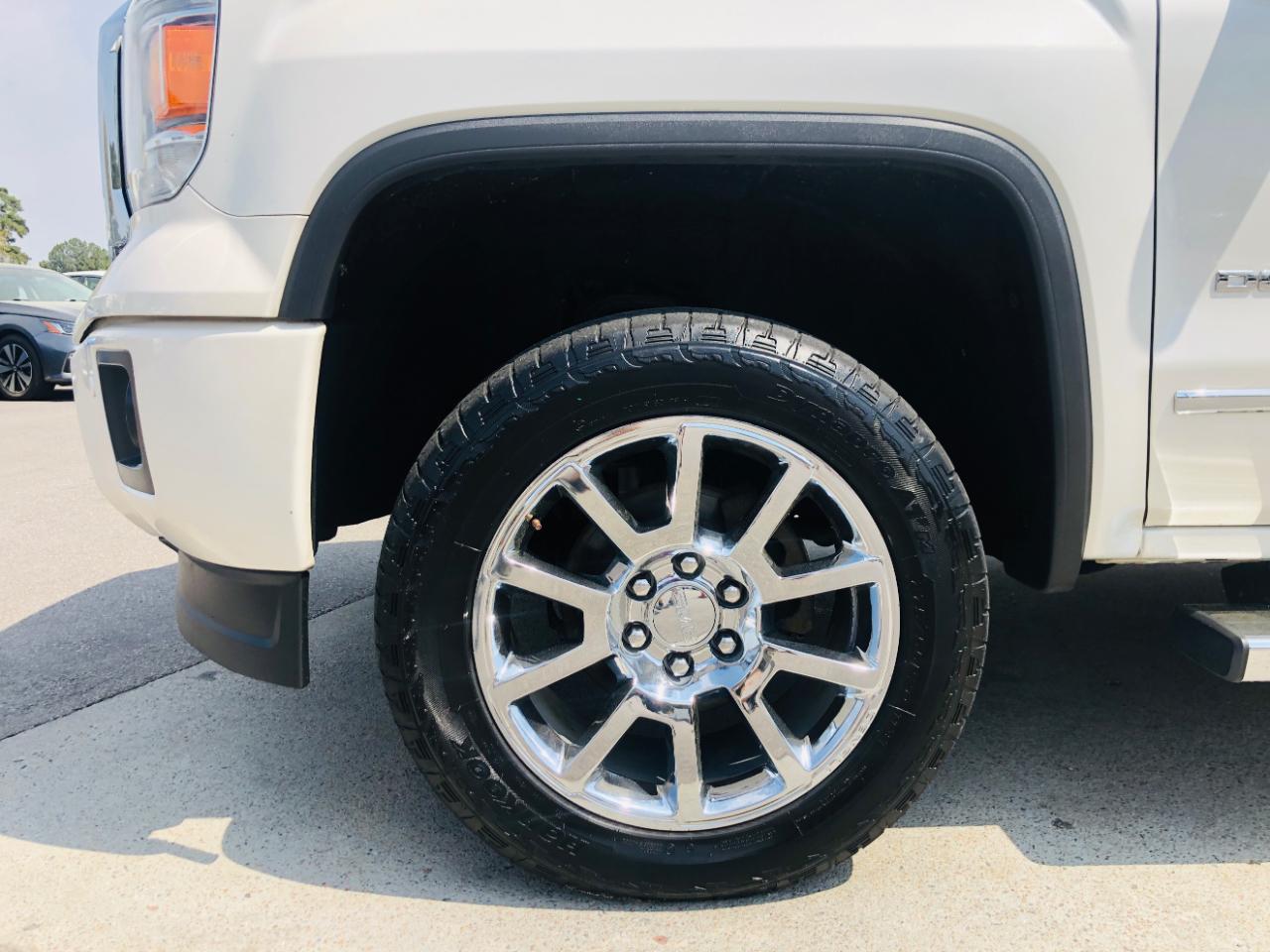 GMC Sierra 1500 4WD Crew Cab 143.5" Denali 2014