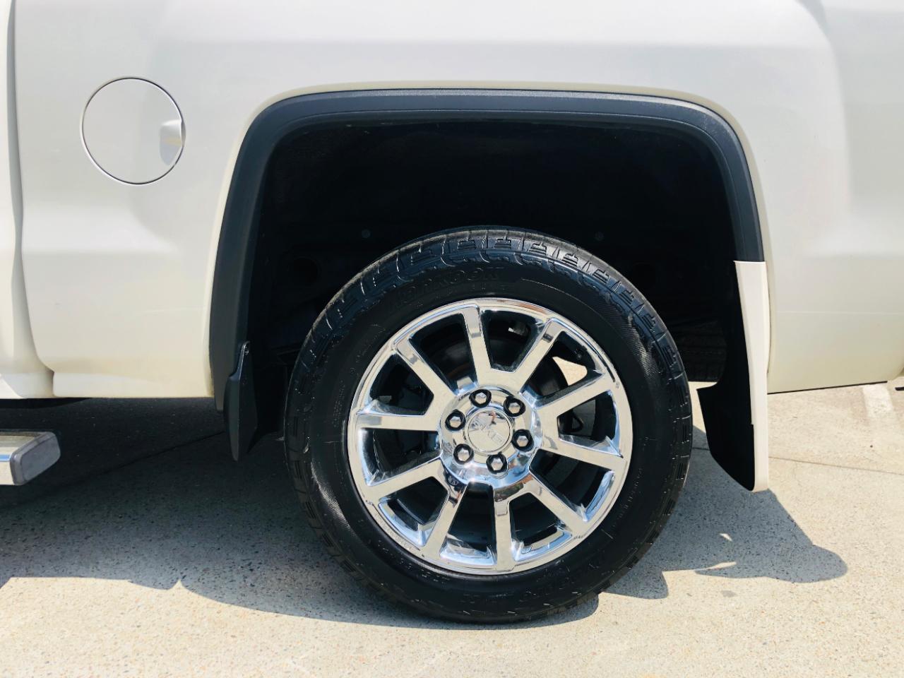 GMC Sierra 1500 4WD Crew Cab 143.5" Denali 2014