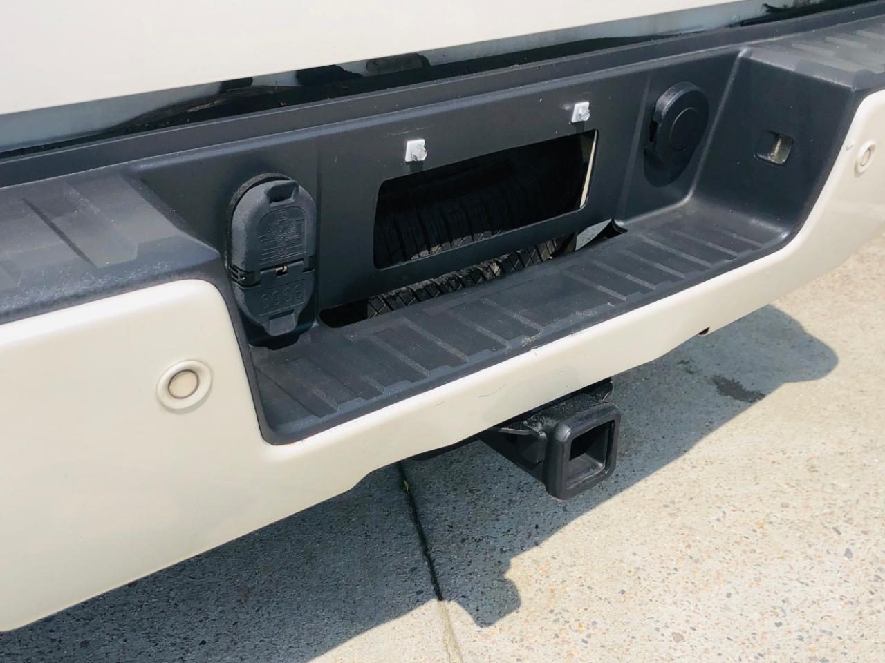 GMC Sierra 1500 4WD Crew Cab 143.5" Denali 2014