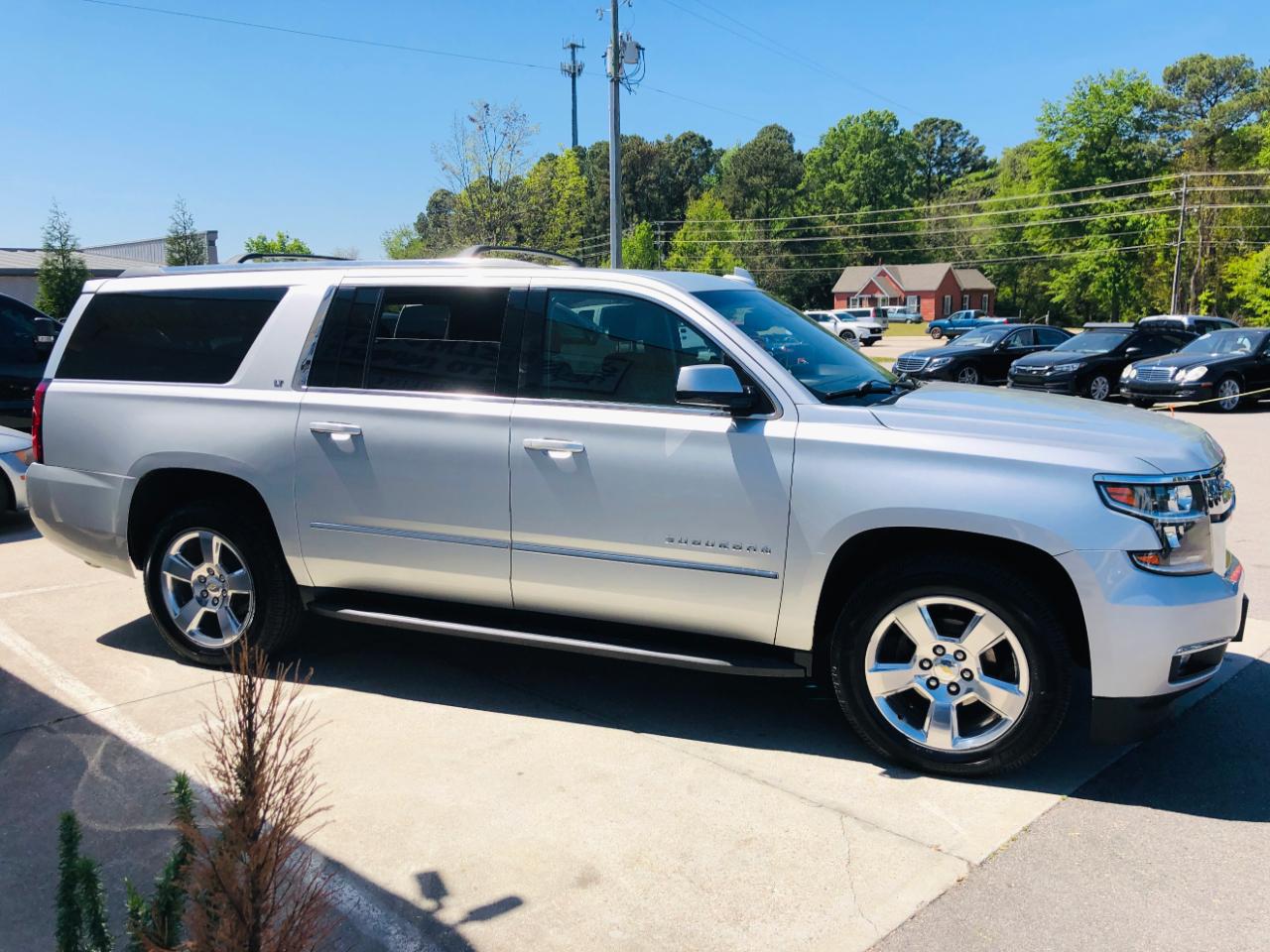 Chevrolet Suburban 4WD 4dr 1500 LT 2016