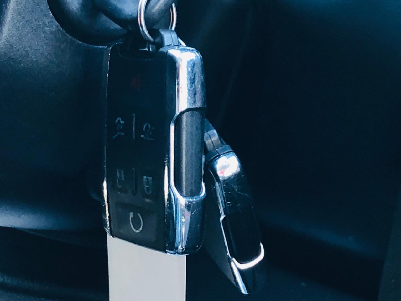 Chevrolet Suburban 4WD 4dr 1500 LT 2016