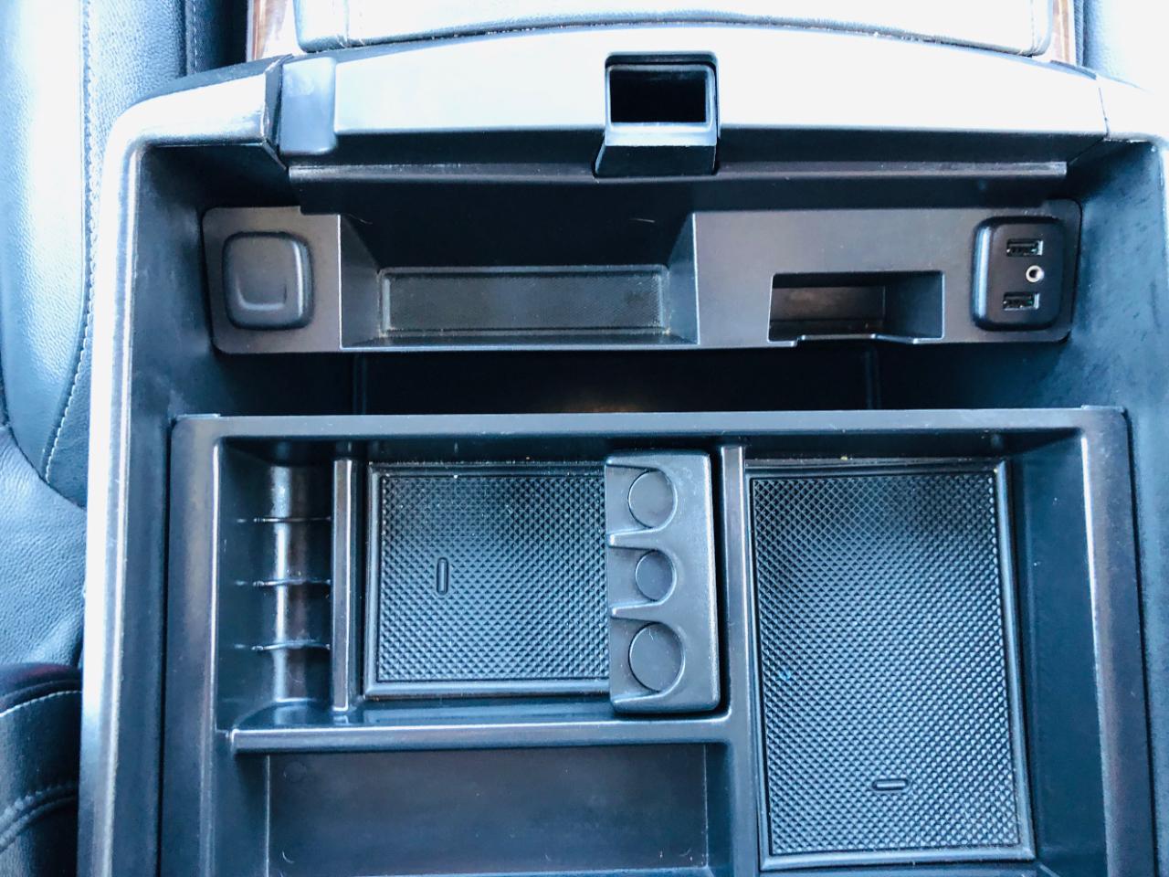 Chevrolet Suburban 4WD 4dr 1500 LT 2016