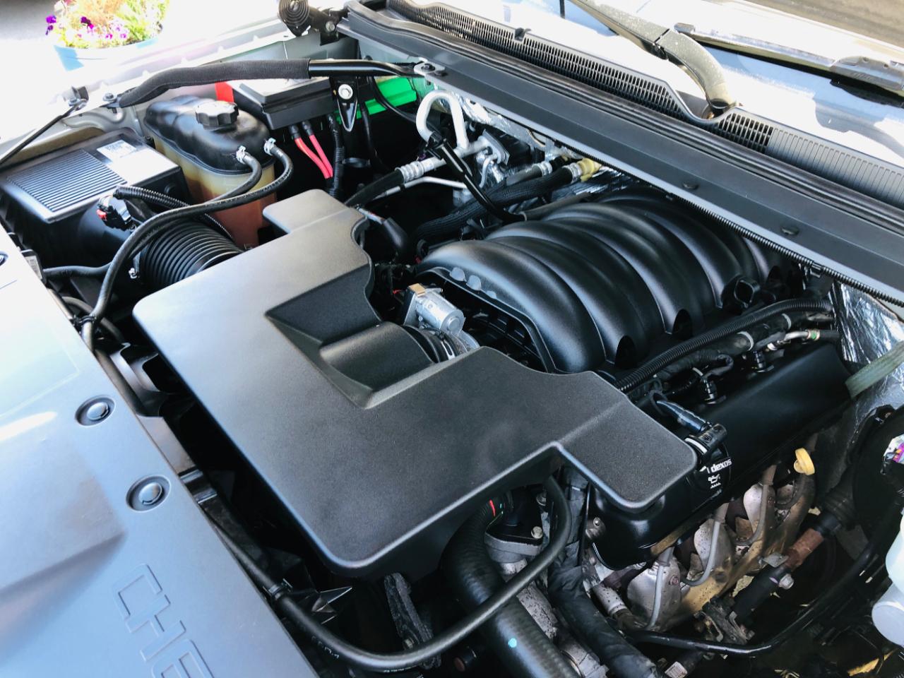 Chevrolet Suburban 4WD 4dr 1500 LT 2016