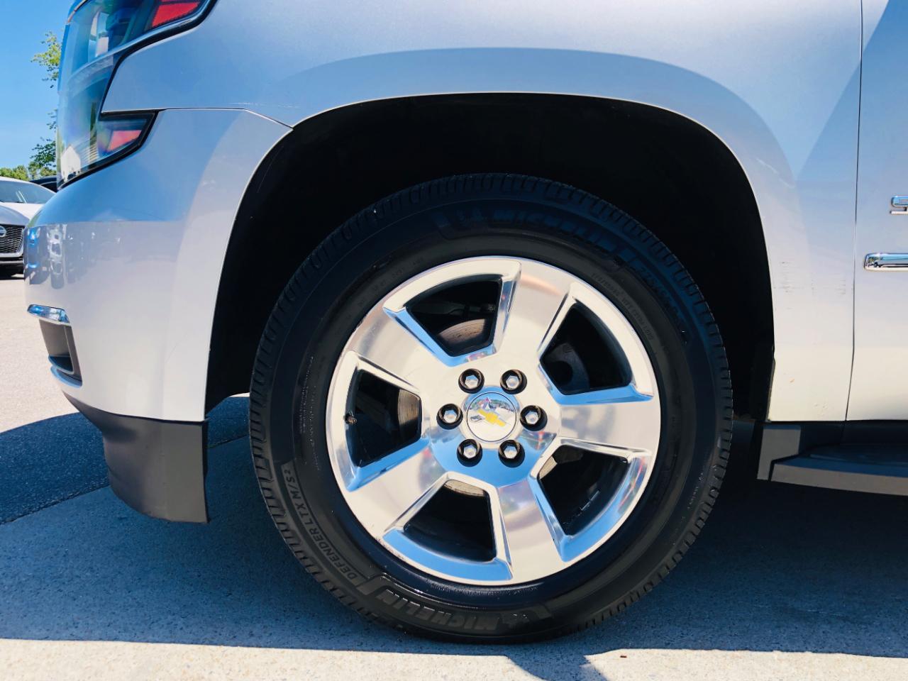 Chevrolet Suburban 4WD 4dr 1500 LT 2016