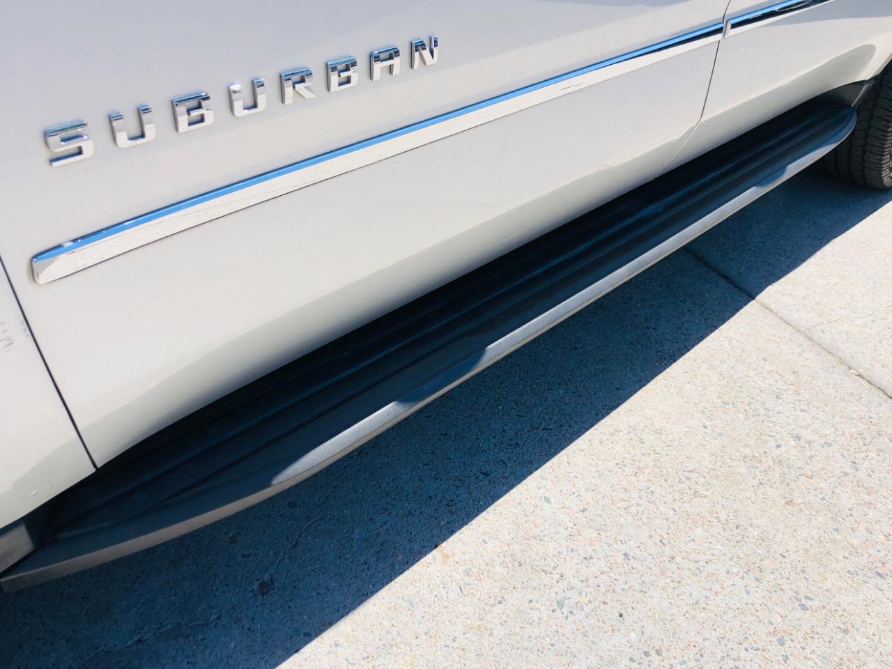 Chevrolet Suburban 4WD 4dr 1500 LT 2016