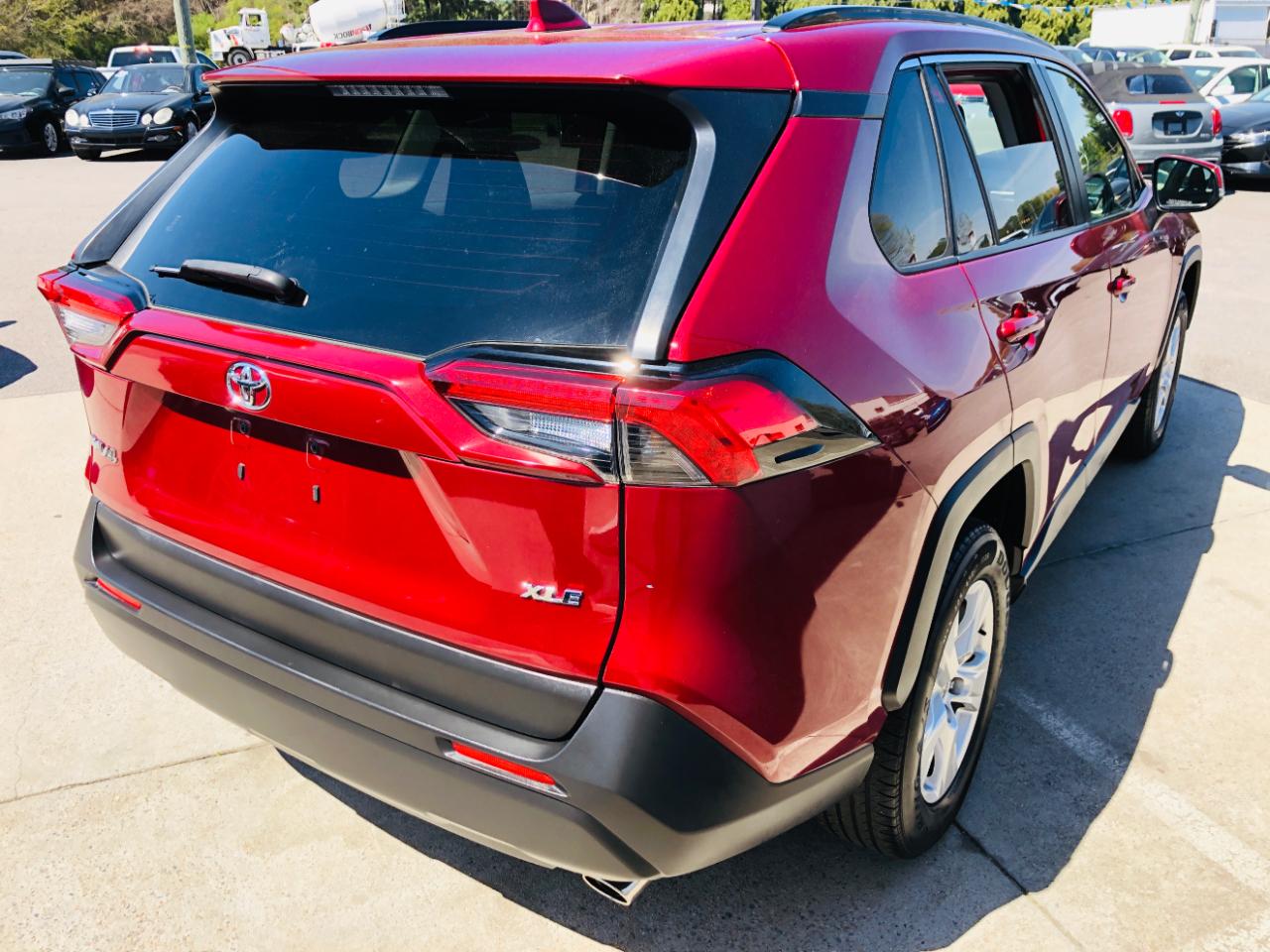 Toyota RAV4 XLE FWD (Natl) 2020