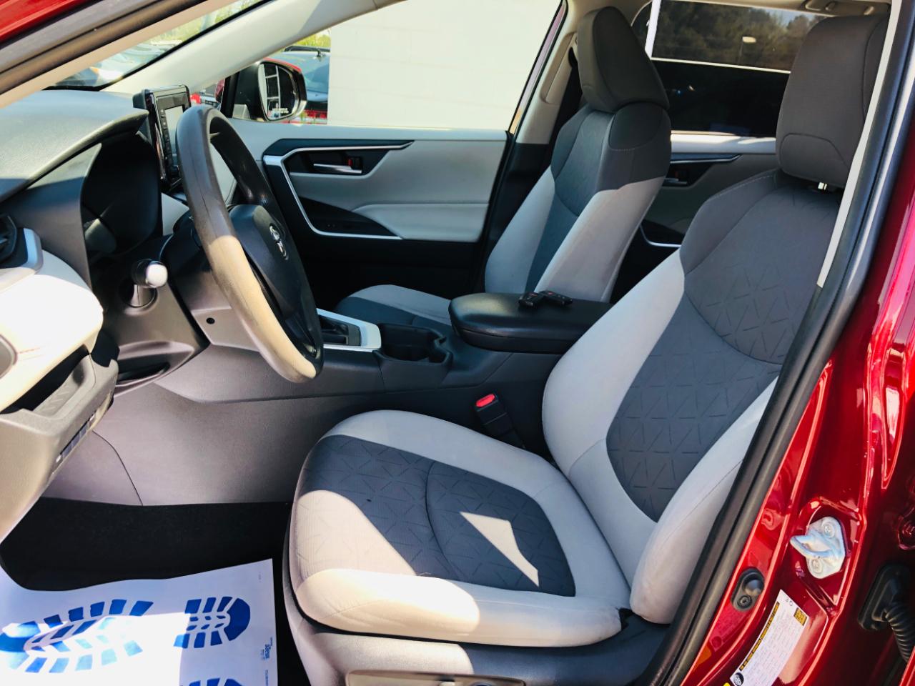 Toyota RAV4 XLE FWD (Natl) 2020