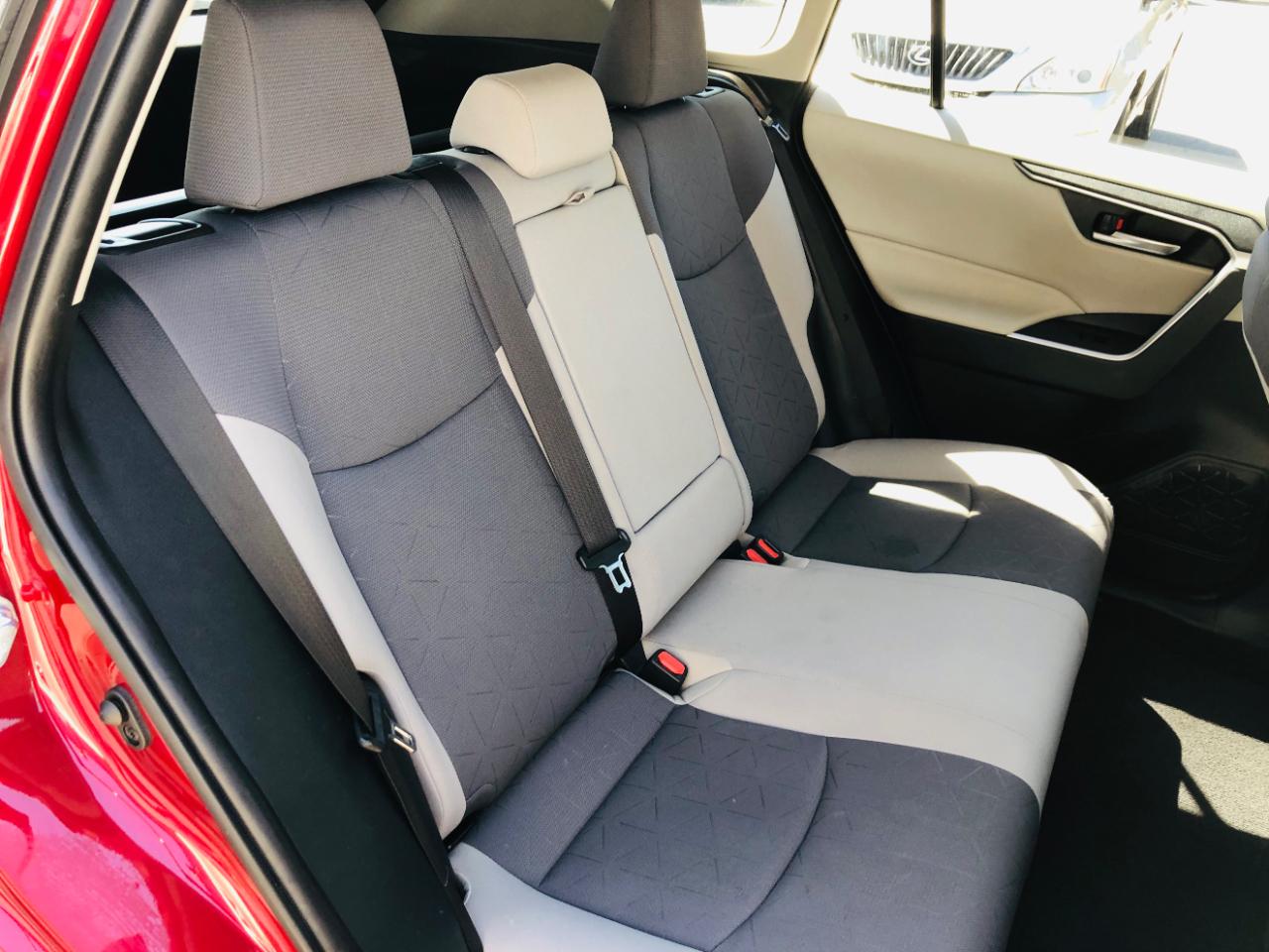 Toyota RAV4 XLE FWD (Natl) 2020