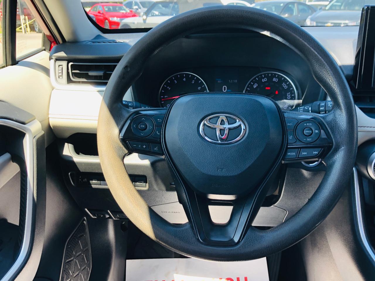 Toyota RAV4 XLE FWD (Natl) 2020