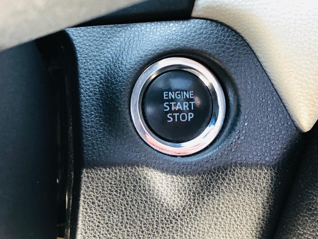 Toyota RAV4 XLE FWD (Natl) 2020