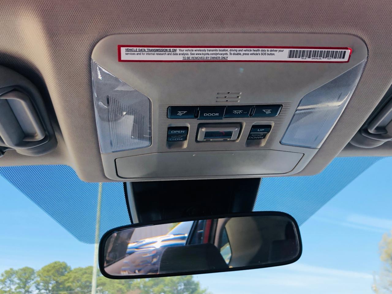 Toyota RAV4 XLE FWD (Natl) 2020