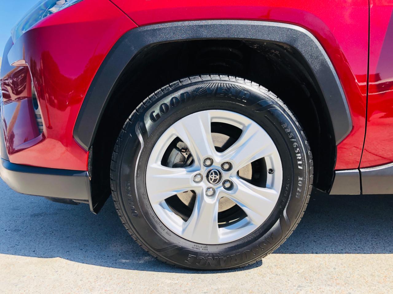 Toyota RAV4 XLE FWD (Natl) 2020