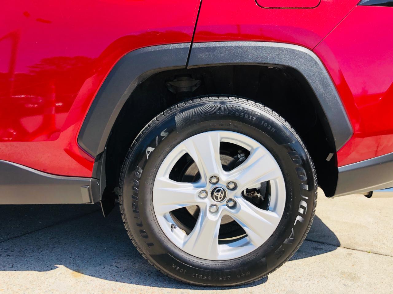 Toyota RAV4 XLE FWD (Natl) 2020